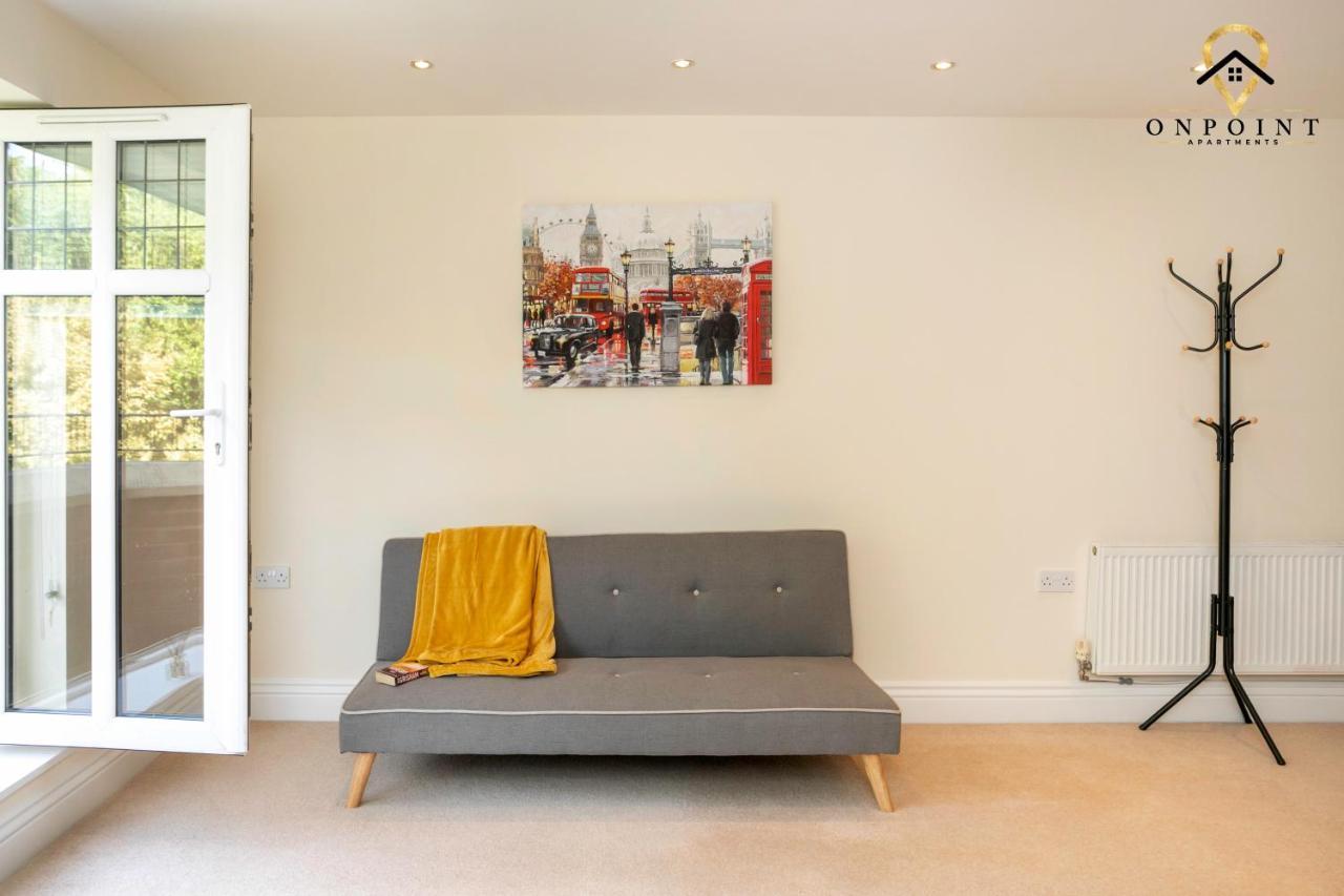 ✰Onpoint -Large 2 Bedroom Apt With Parking!✰ ノッティンガム エクステリア 写真