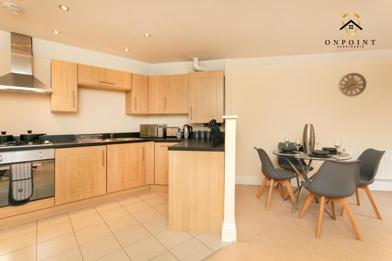 ✰Onpoint -Large 2 Bedroom Apt With Parking!✰ ノッティンガム エクステリア 写真