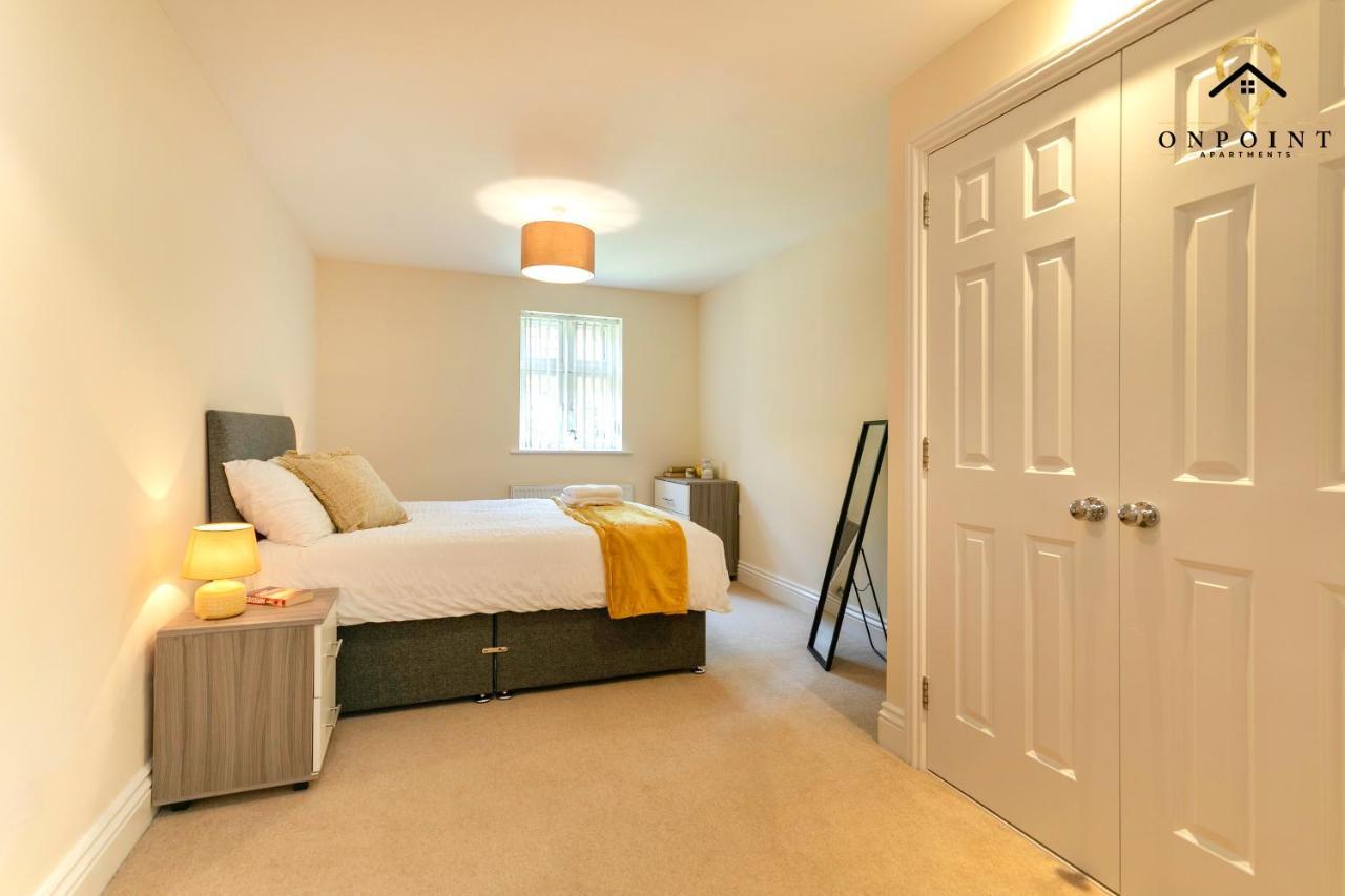 ✰Onpoint -Large 2 Bedroom Apt With Parking!✰ ノッティンガム エクステリア 写真