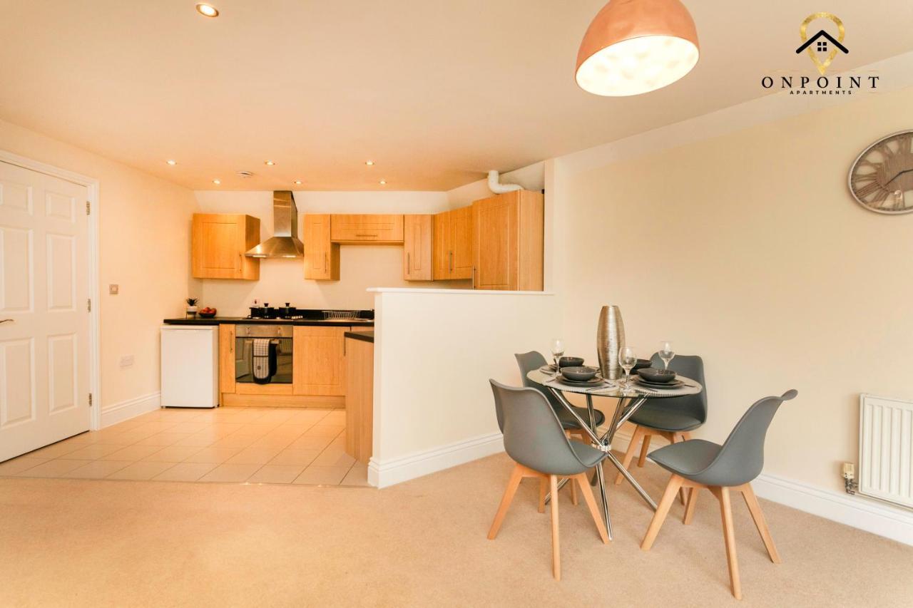 ✰Onpoint -Large 2 Bedroom Apt With Parking!✰ ノッティンガム エクステリア 写真
